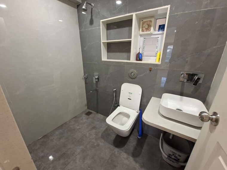 Bathroom, varun-garden 3 Bedroom 1400 Sq.Ft. Apartment In Ghodbunder Road Thane 10663568