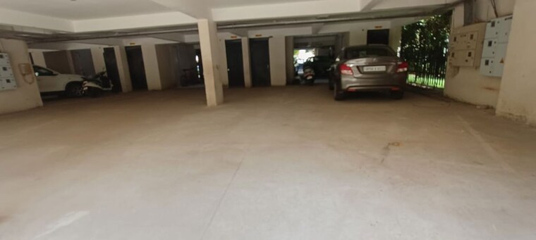  Parking, highland-park-chandigarh  1400 Sq.Ft. Apartment In Bhabat Zirakpur 10663596