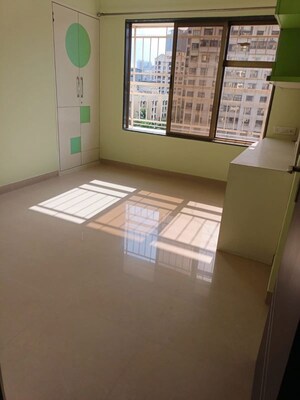 Room in 2 BHK Apartment at Varun Arcade, Manpada – for Rent