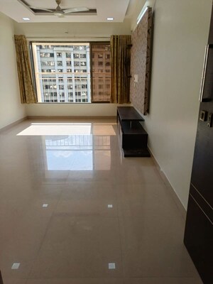 Room in 2 BHK Apartment at Varun Arcade, Manpada – for Rent