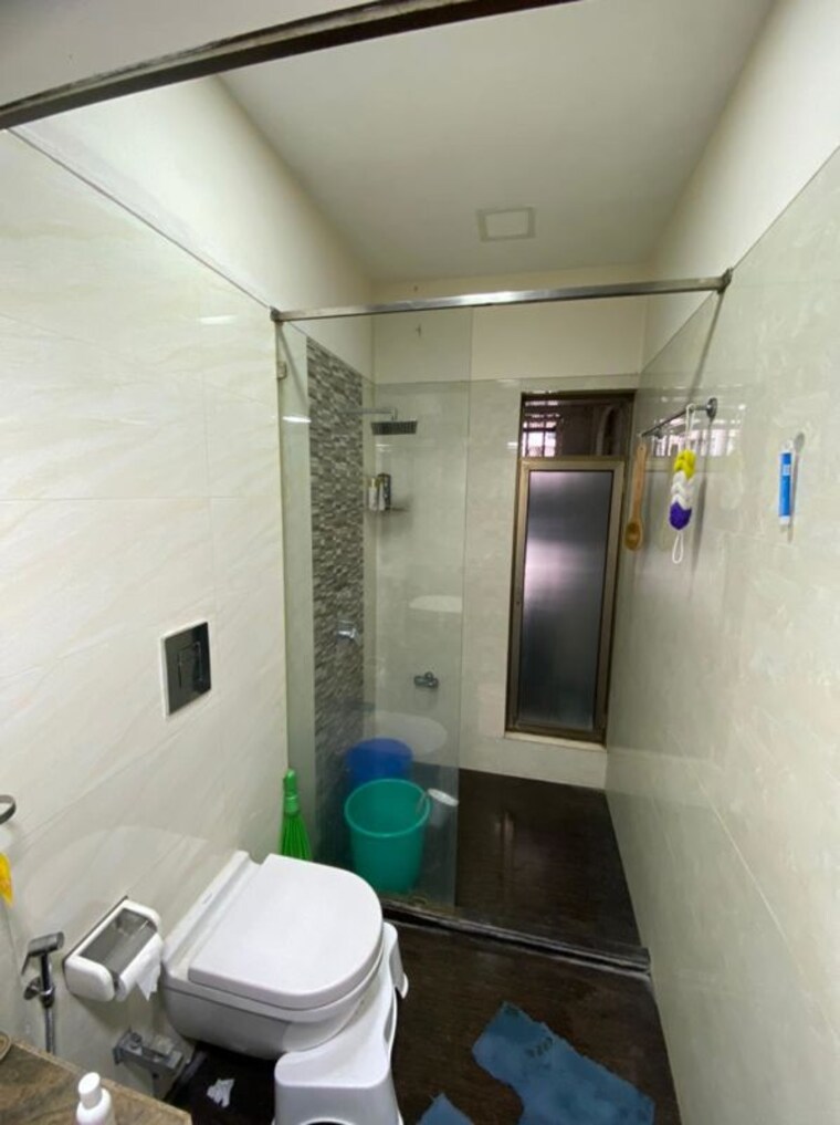 Bathroom, prabhadevi-chs 2 Bedroom 820 Sq.Ft. Apartment In Prabhadevi Mumbai 10663617