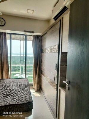 Master Bedroom in 2 BHK Apartment at Shanti Green Palms, Ghansoli – for Rent