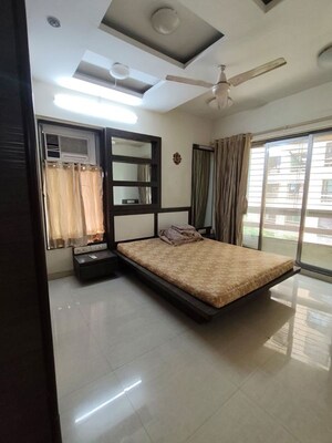 Room in 2 BHK Apartment at Tilak Nagar Building, Tilak Nagar – for Rent