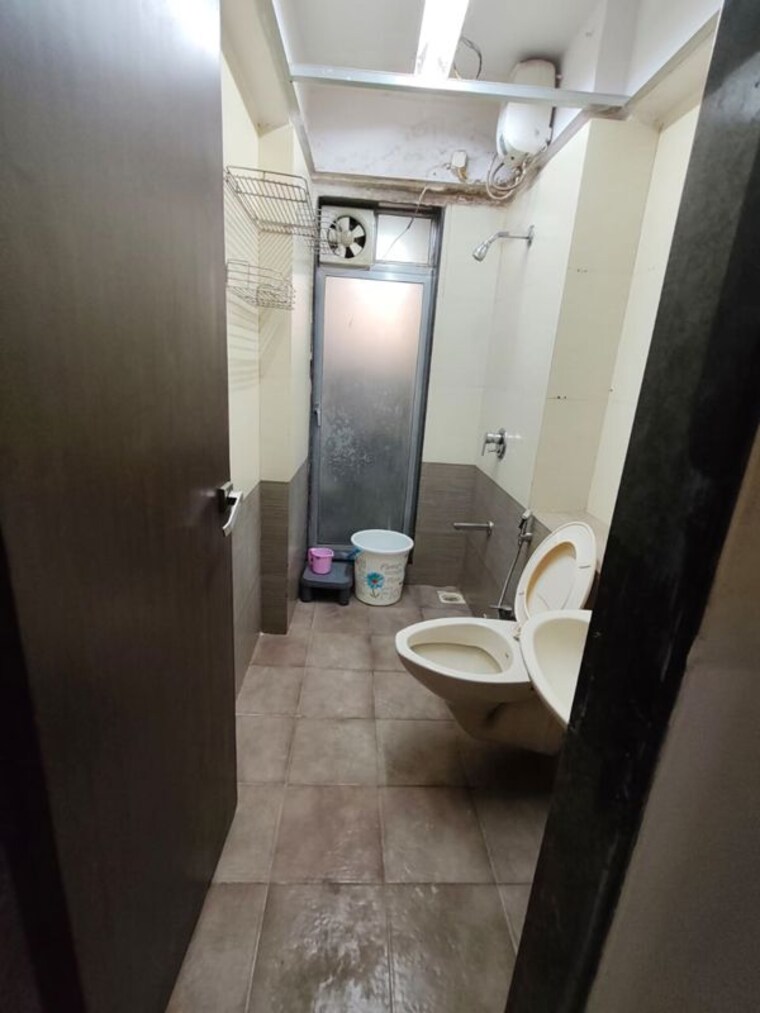 Bathroom, tilak-nagar-building 2 Bedroom 800 Sq.Ft. Apartment In Tilak Nagar Mumbai 10663679