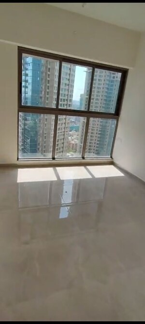 Room in 2 BHK Apartment at Sheth Auris Bliss, Malad West – for Rent