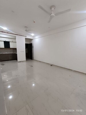 Room in 3 BHK Apartment at Saviour Green Arch, Tech Zone 4 Greater Noida – for Rent