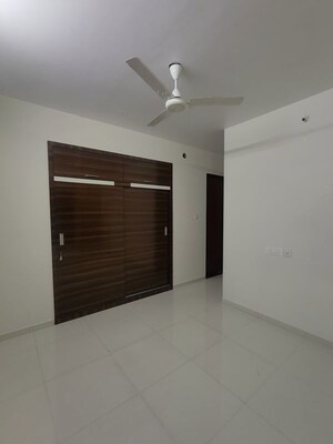 Master Bedroom in 2 BHK Apartment at Vasant Fiona, Pokhran Road No Two – for Rent