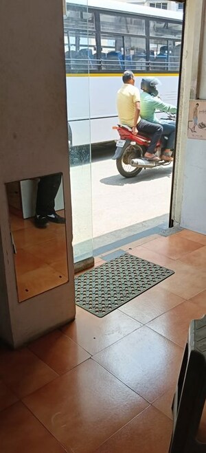 Team Area in  Shop at Colaba – for Rent