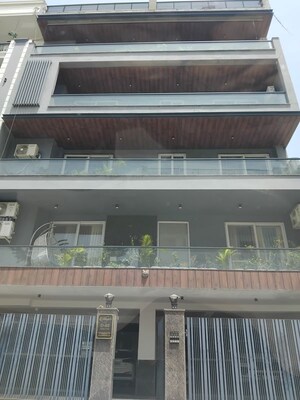 3 BHK Builder Floor – Exterior View View at BPTP Amstoria, Sector 102 - for Rent