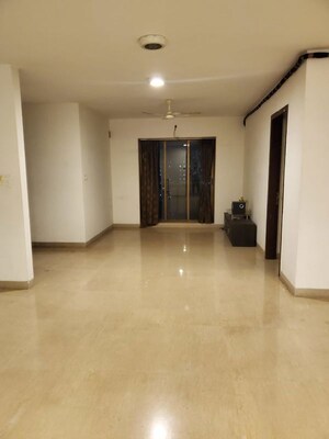 Room in 4 BHK Apartment at Lake Front Solitaire, Powai – for Sale