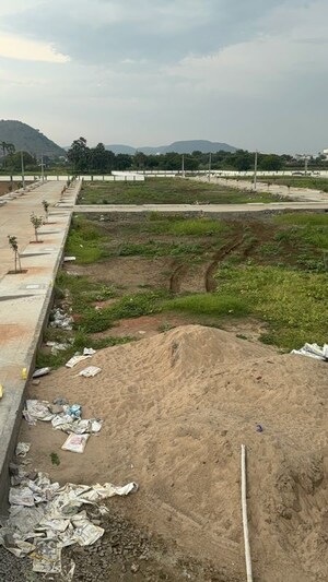  Plot For Sale in Surampalli