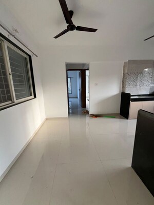 Room in 3 BHK Apartment at Gangotree Sangeetdhara, Kothrud – for Rent