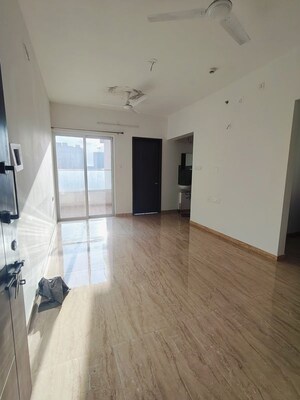 Room in 1 BHK Apartment at VTP Leonara, Mahalunge – for Rent