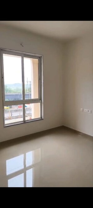 Room in 1 BHK Apartment at Raunak Heights, Ghodbunder Road – for Rent