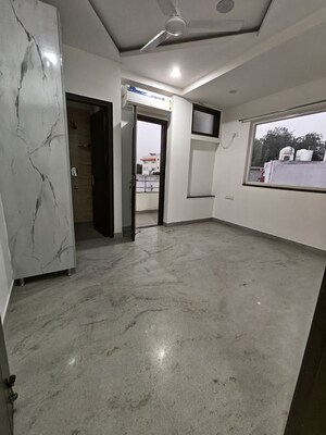 Room in 3 BHK Builder Floor at Malviya Nagar – for Rent