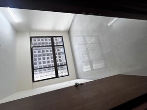 Room in 3 BHK Apartment at Siddha Sky, Sion – for Rent