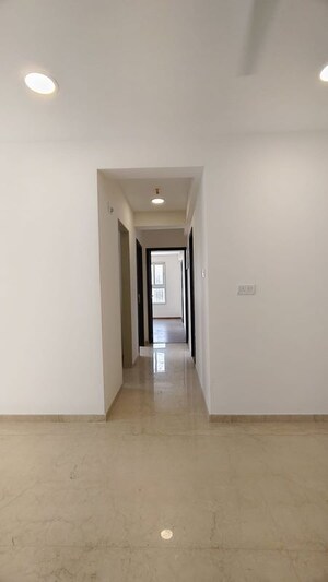 2 BHK Apartment For Rent in Group Satellite Elegance, Goregaon East
