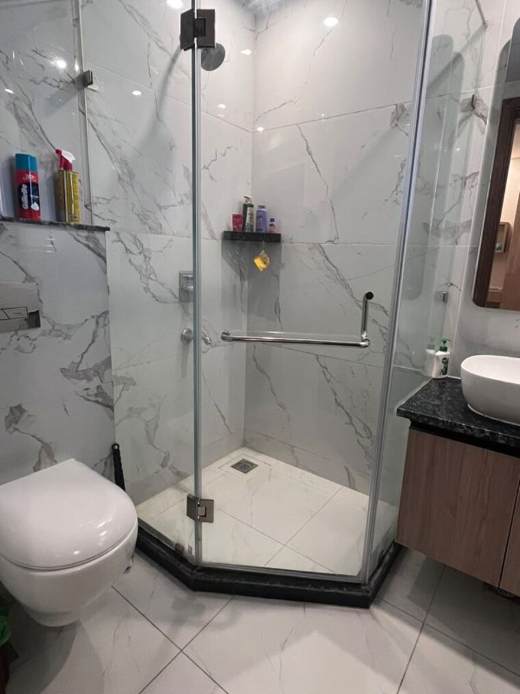 Bathroom, raj-one-good-earth 3 Bedroom 1650 Sq.Ft. Apartment In Sector 71 Gurgaon 10663970