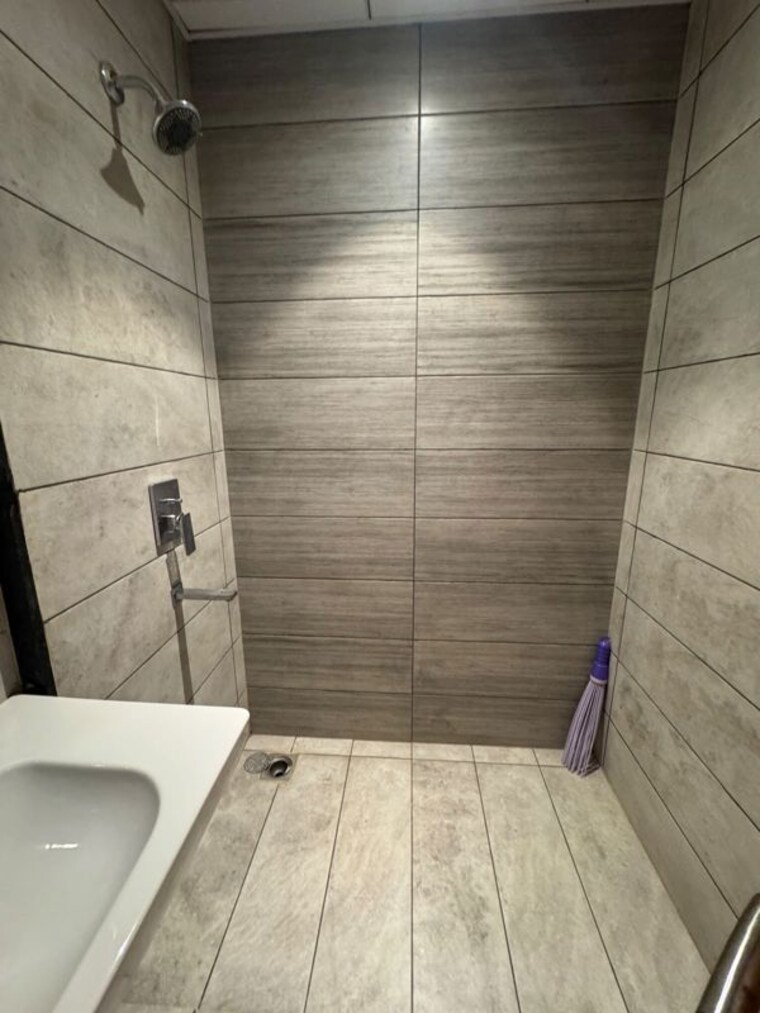 Bathroom, jayabheri-the-summit 3 Bedroom 2125 Sq.Ft. Apartment In Narsingi Hyderabad 10663981