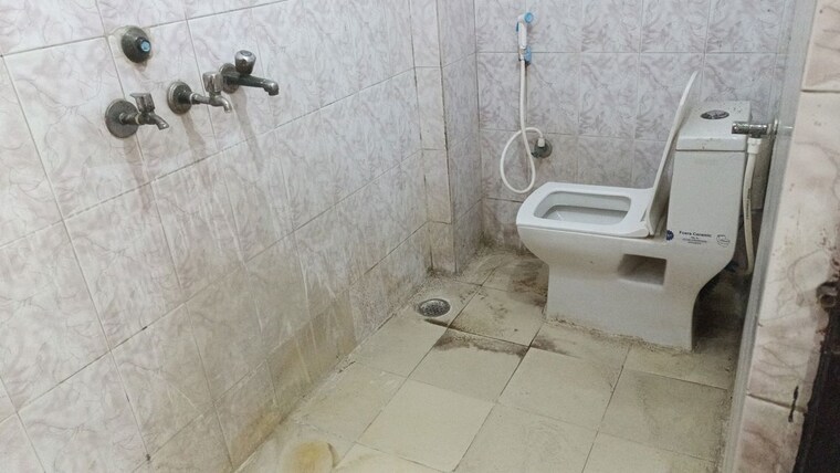 Bathroom, vaishali sector 2 1 Bedroom 550 Sq.Ft. Builder Floor In Vaishali Sector 2 Ghaziabad 10663991