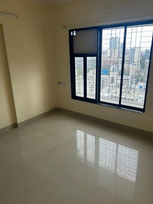 Room in 3 BHK Apartment at Marathon Monte South, Byculla West – for Rent