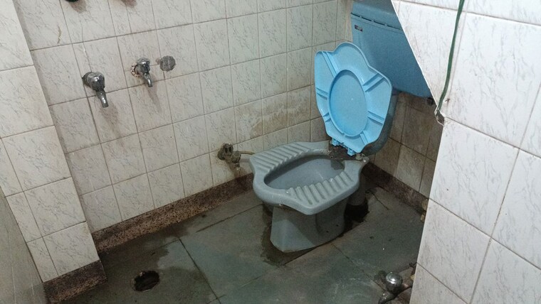 Bathroom, vaishali sector 3 1 RK 300 Sq.Ft. Builder Floor In Vaishali Sector 3 Ghaziabad 10664014