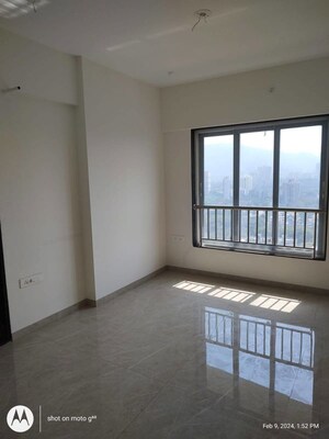Room in 3 BHK Apartment at Thapar Suburbia, Chembur – for Rent