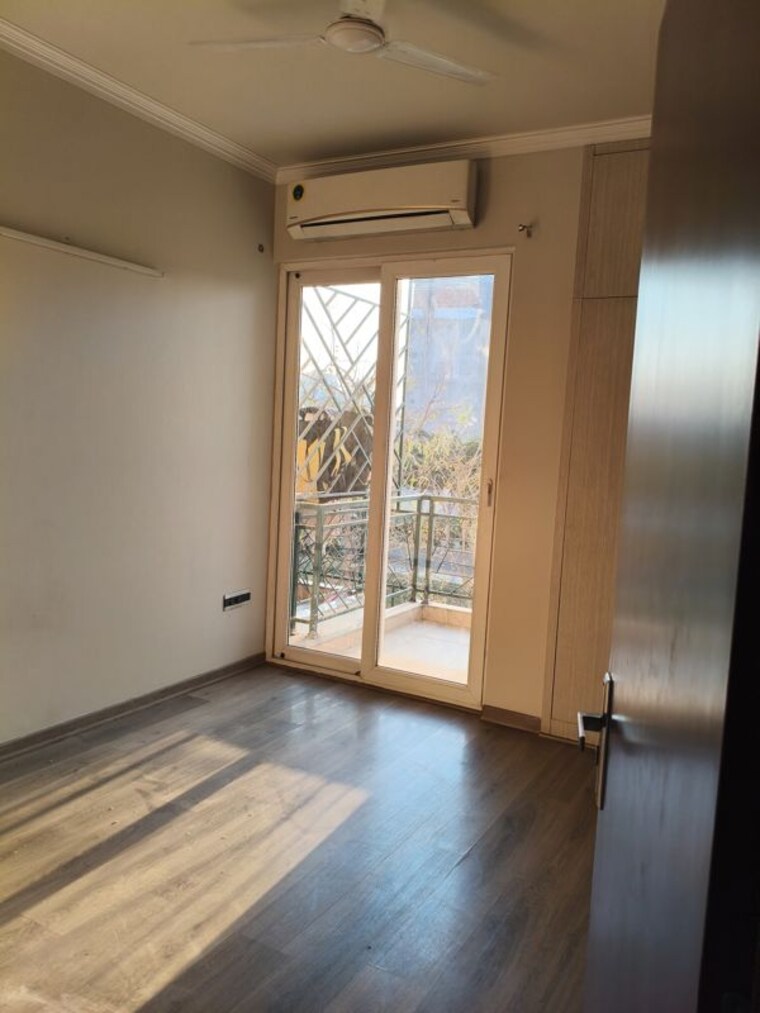 Room, central-park-flower-valley 2.5 Bedroom 1093 Sq.Ft. Builder Floor In Sohna Sector 33 Gurgaon 10663996