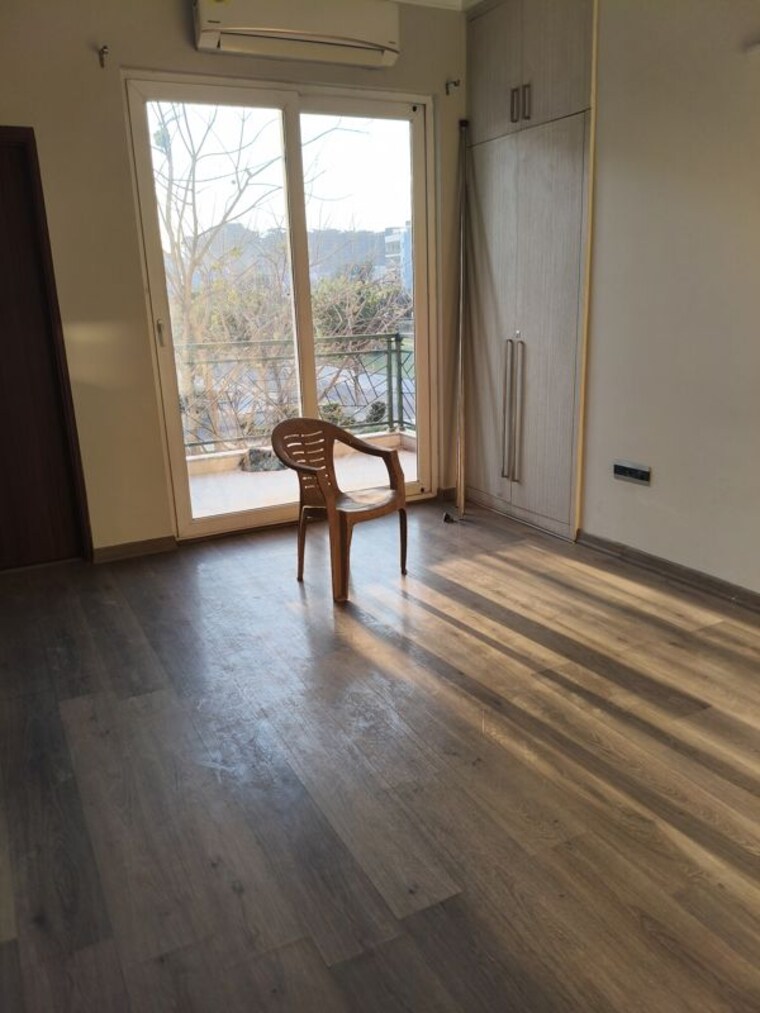 Room, central-park-flower-valley 2.5 Bedroom 1093 Sq.Ft. Builder Floor In Sohna Sector 33 Gurgaon 10663996
