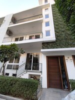 2.5 BHK +  1093 Sq.Ft. Builder Floor in Central Park Flower Valley