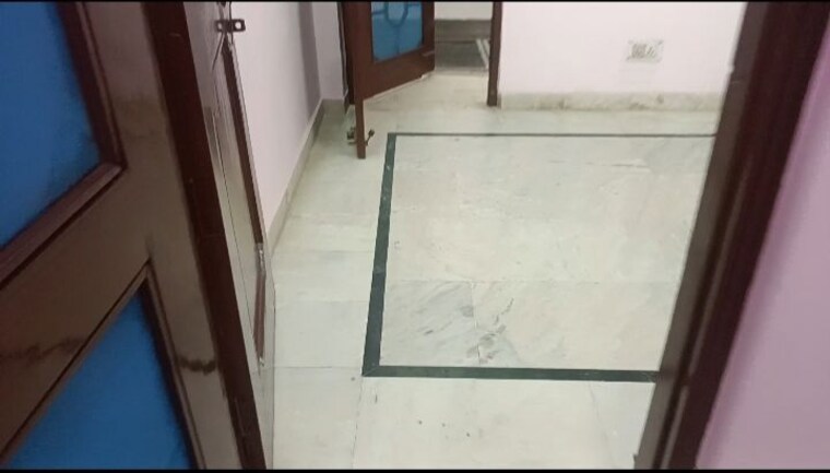 Room, vaishali sector 2 2 Bedroom 970 Sq.Ft. Builder Floor In Vaishali Sector 2 Ghaziabad 10664028