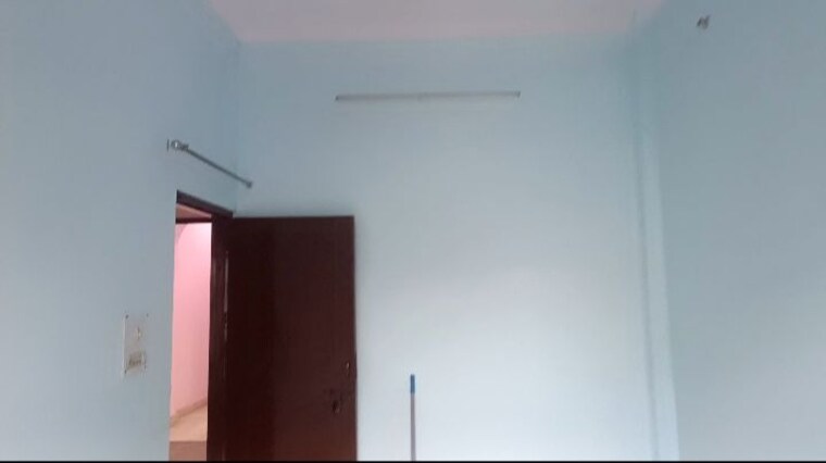 Room, vaishali sector 2 2 Bedroom 970 Sq.Ft. Builder Floor In Vaishali Sector 2 Ghaziabad 10664028
