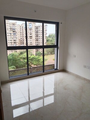 Room in 3 BHK Apartment at Godrej Urban Park, Chandivali – for Rent