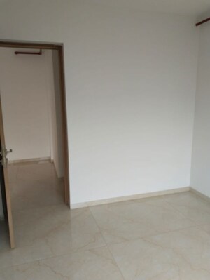 Room in 3 BHK Apartment at Godrej Urban Park, Chandivali – for Rent