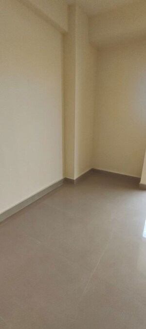 Room in 2 BHK Apartment at GLS Avenue 81, Sector 81 – for Rent