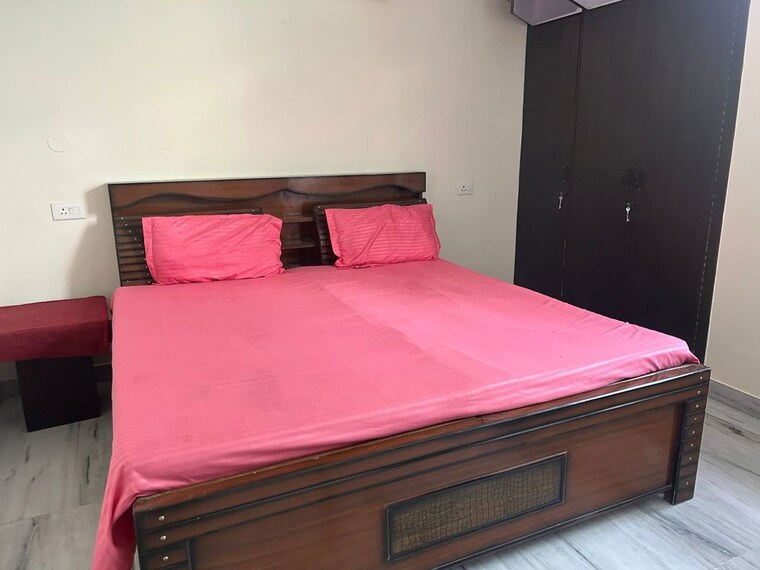 Bedroom, ansal-plaza-sector-23 3 Bedroom 360 Sq.Yd. Builder Floor In Sector 23 Gurgaon 10664077