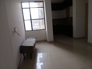 Room in 2 BHK Apartment at GLS Avenue 81, Sector 81 – for Rent