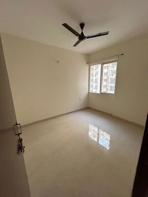 Room in 2 BHK Apartment at GLS Avenue 81, Sector 81 – for Rent