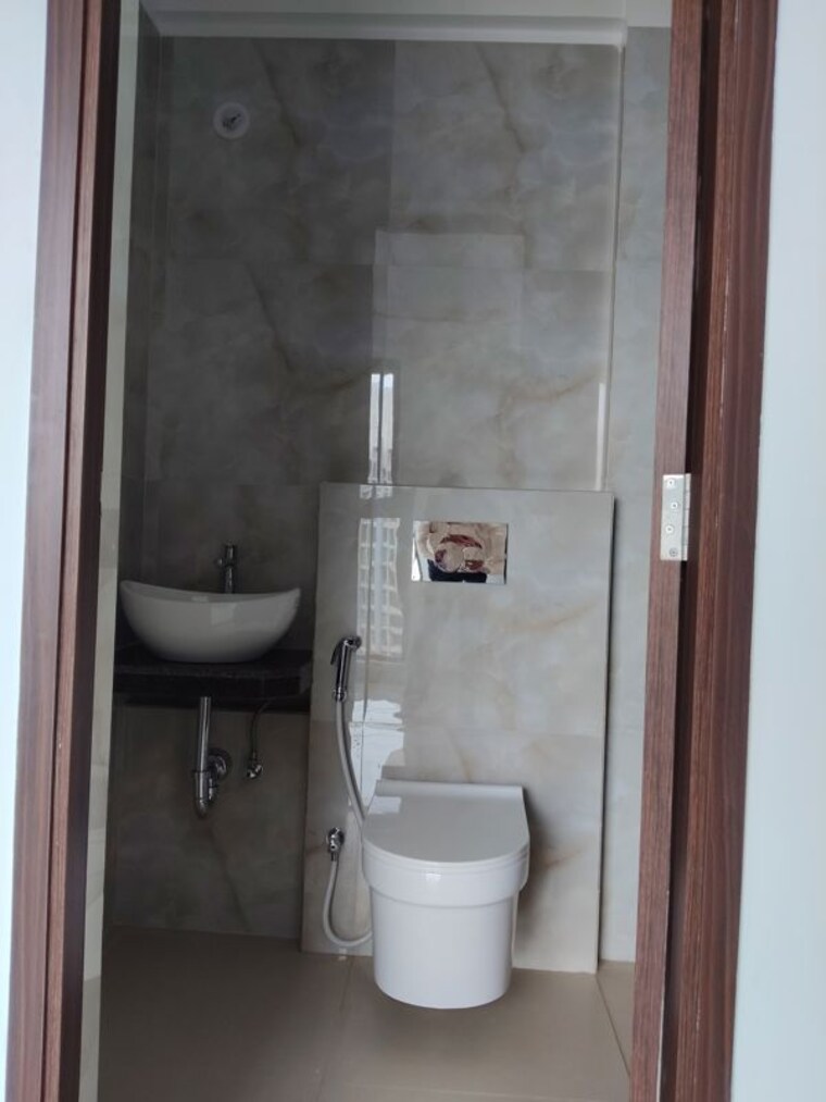 Bathroom, raymond-ten-x-era 2 Bedroom 595 Sq.Ft. Apartment In Pokhran Road No One Thane 10664096