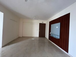 Room in 2 BHK Apartment at MRG Ultimus, Sector 90 – for Rent
