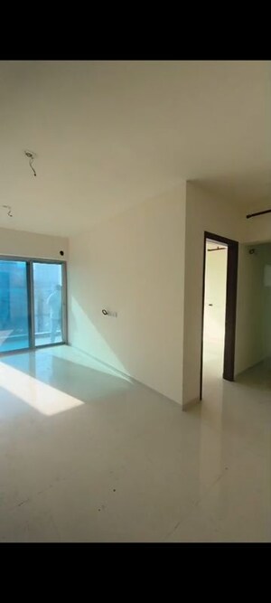 Room in 2 BHK Apartment at Gauri Excellency, Kandivali West – for Sale
