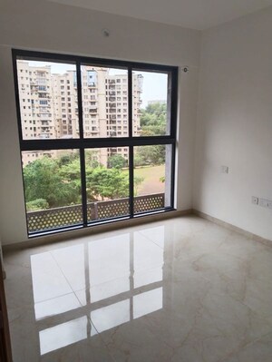 Room in 3 BHK Apartment at Godrej Urban Park, Chandivali – for Rent