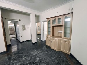 Parking in 1.5 BHK Builder Floor at Hsr Layout – for Rent