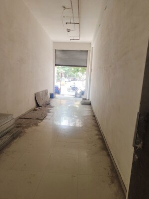  Shop For Rent in Savarkar Nagar