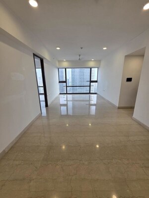 Room in 4 BHK Apartment at Lodha The Park, Worli – for Rent