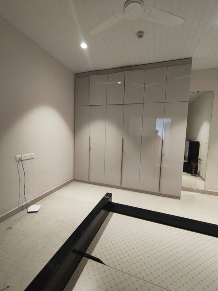 Bathroom, indiabulls-sky-forest 3 Bedroom 2200 Sq.Ft. Apartment In Lower Parel Mumbai 10664183