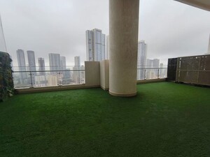 Room in 3 BHK Apartment at Indiabulls Sky Forest, Lower Parel – for Rent
