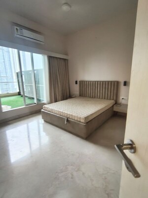 Room in 3 BHK Apartment at Indiabulls Sky Forest, Lower Parel – for Rent
