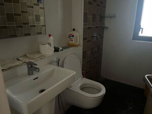 Bathroom in 4 BHK Apartment at Lodha The Park, Worli – for Rent