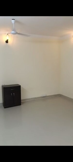 Furnished Amenities in 1 BHK Apartment at Dheeraj Solitaire, Malad West – for Rent